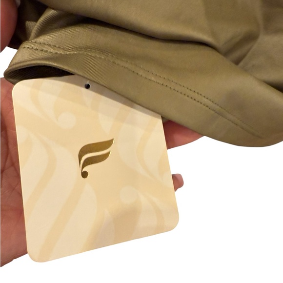 Fabletics Olive Green Built-In Bra Tank NWT - Picture 5 of 10